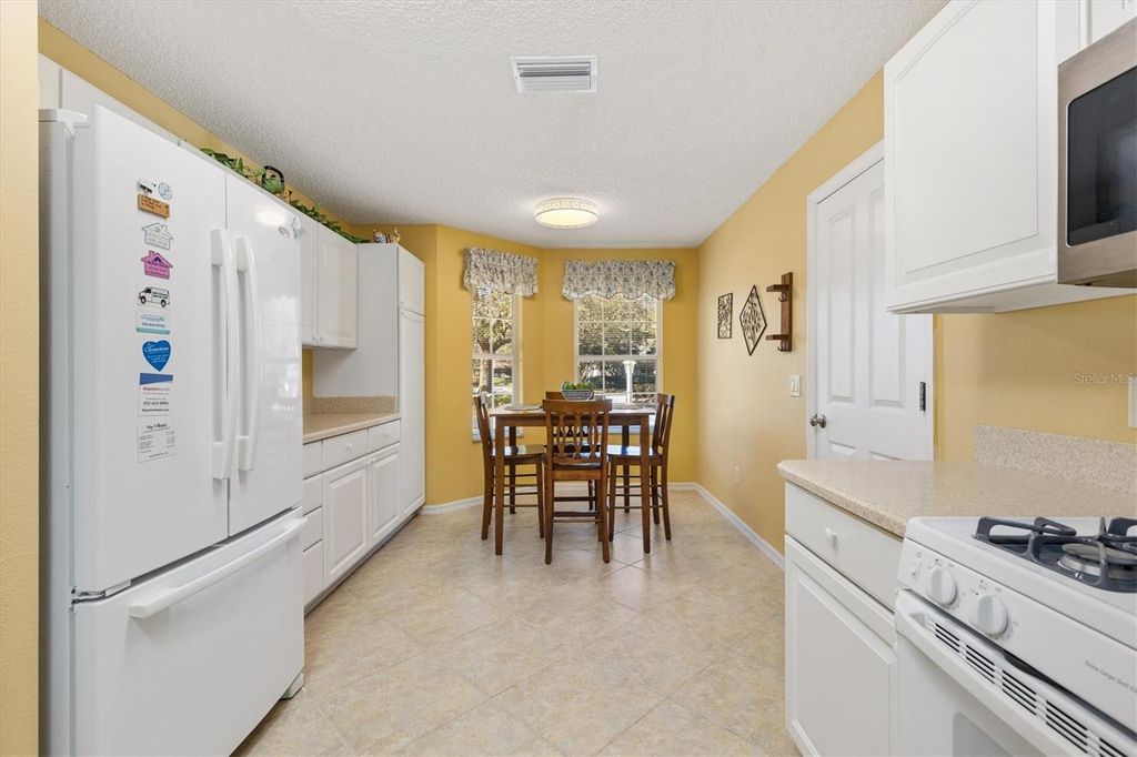 Image 7 of property listing at 1301 OAK FOREST DRIVE, The Villages, FL 32162