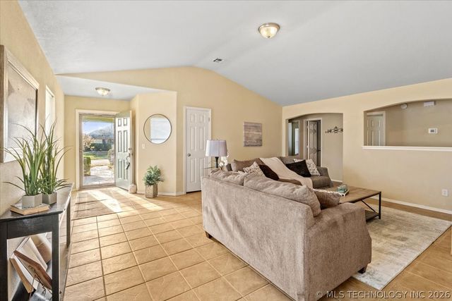 11101 N 144th East Avenue, Owasso, OK 74055