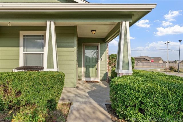 11101 N 144th East Avenue, Owasso, OK 74055