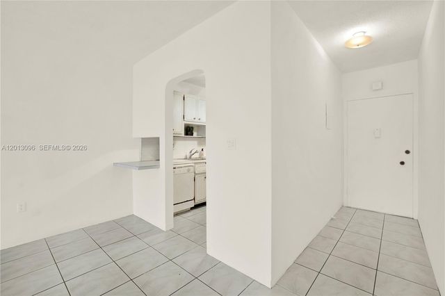 285 NE 191st Street 2911, Miami, FL 33179
