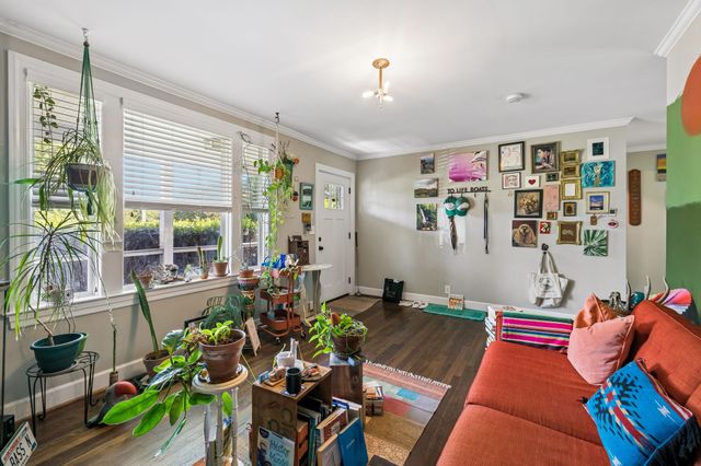 2104 Fernwood Dr, Nashville, TN 37216