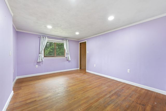 31 Woodcrest Road, Springfield, MA 01129