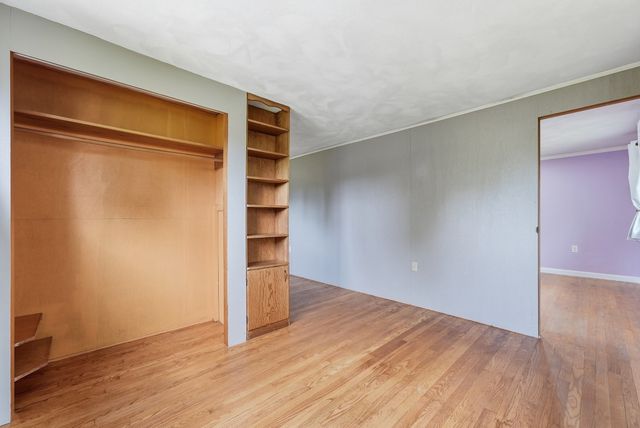31 Woodcrest Road, Springfield, MA 01129
