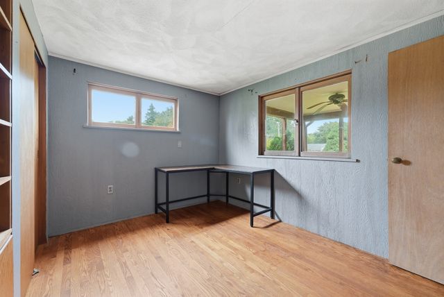 31 Woodcrest Road, Springfield, MA 01129