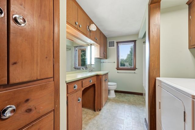31 Woodcrest Road, Springfield, MA 01129