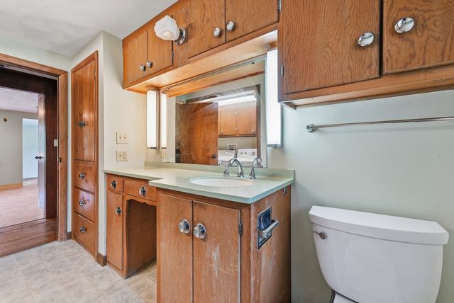 31 Woodcrest Road, Springfield, MA 01129