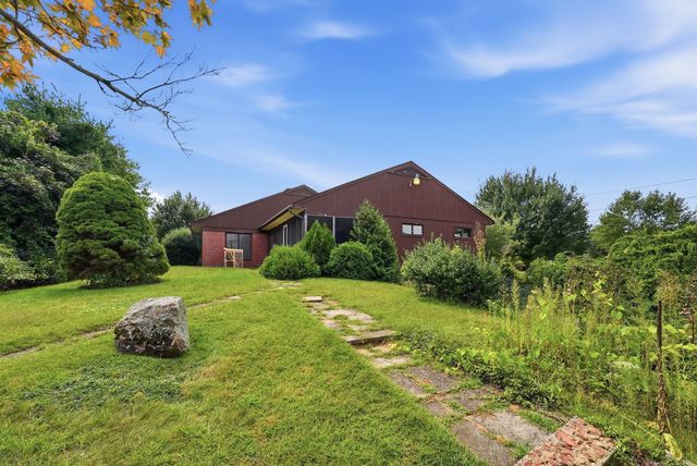 31 Woodcrest Road, Springfield, MA 01129