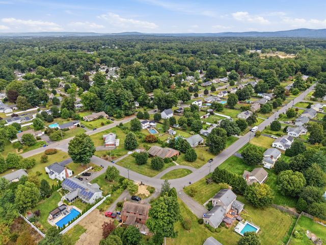 31 Woodcrest Road, Springfield, MA 01129