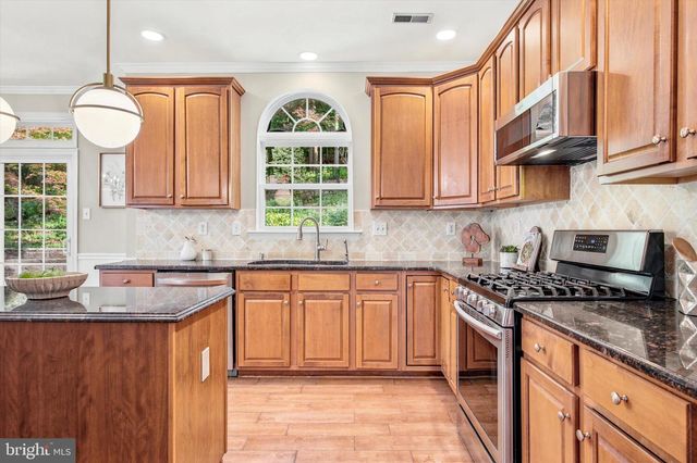 24 WHITE WOODS LN, Malvern, PA 19355