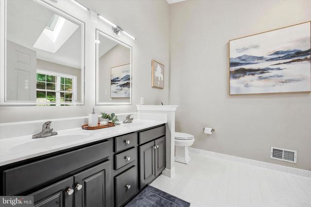 24 WHITE WOODS LN, Malvern, PA 19355