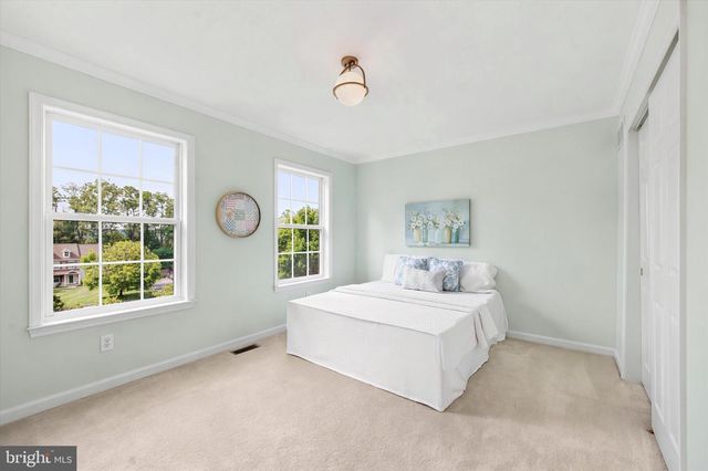 24 WHITE WOODS LN, Malvern, PA 19355