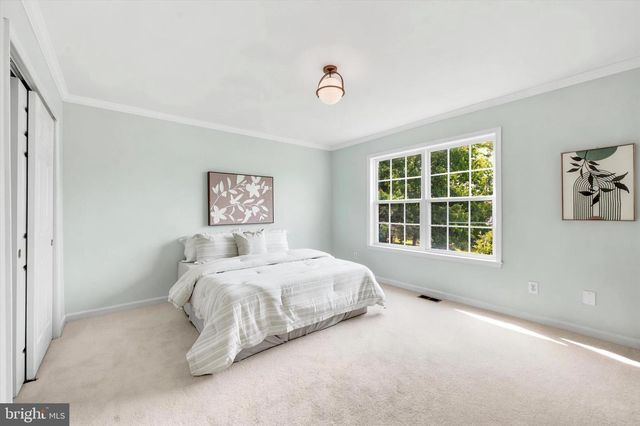 24 WHITE WOODS LN, Malvern, PA 19355