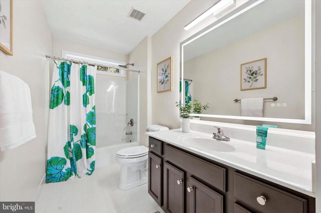 24 WHITE WOODS LN, Malvern, PA 19355