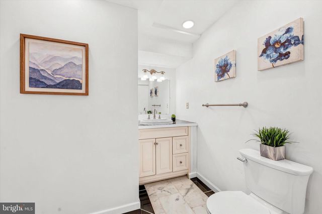 24 WHITE WOODS LN, Malvern, PA 19355