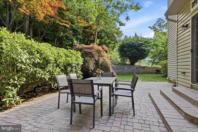 24 WHITE WOODS LN, Malvern, PA 19355