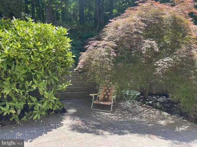 24 WHITE WOODS LN, Malvern, PA 19355