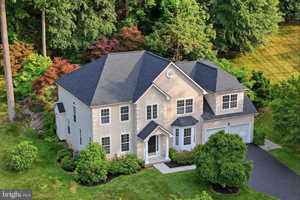 24 WHITE WOODS LN, Malvern, PA 19355
