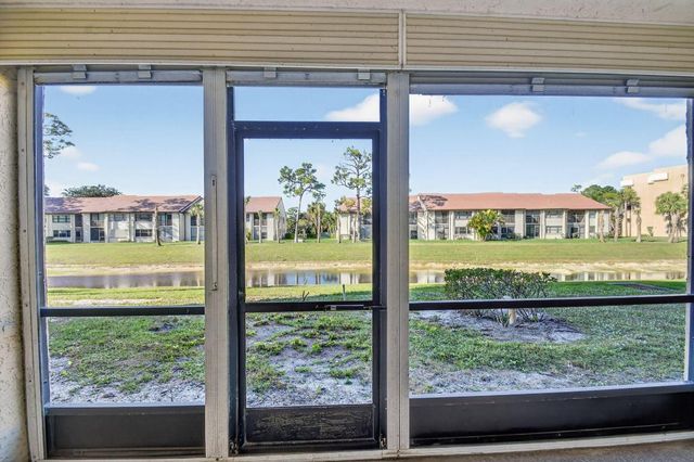 7770 Tahiti Lane 102, Lake Worth, FL 33467