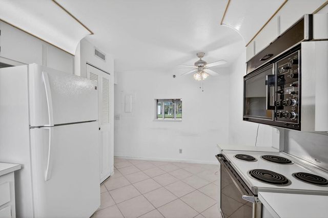 7770 Tahiti Lane 102, Lake Worth, FL 33467