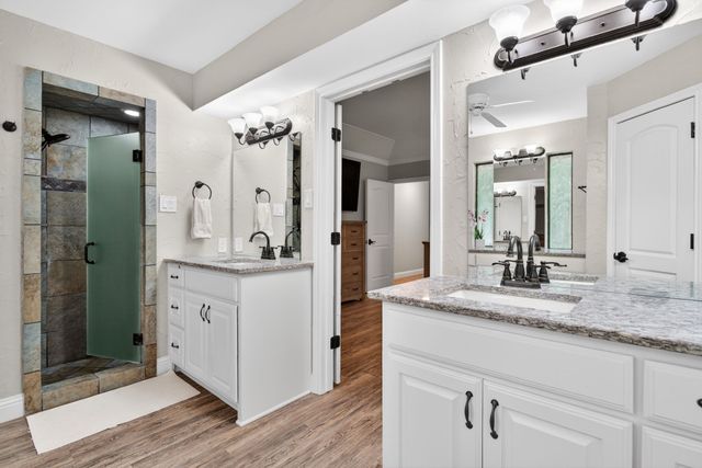 2932 S Creekwood Drive, Grapevine, TX 76051