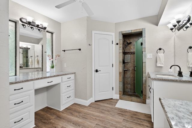 2932 S Creekwood Drive, Grapevine, TX 76051