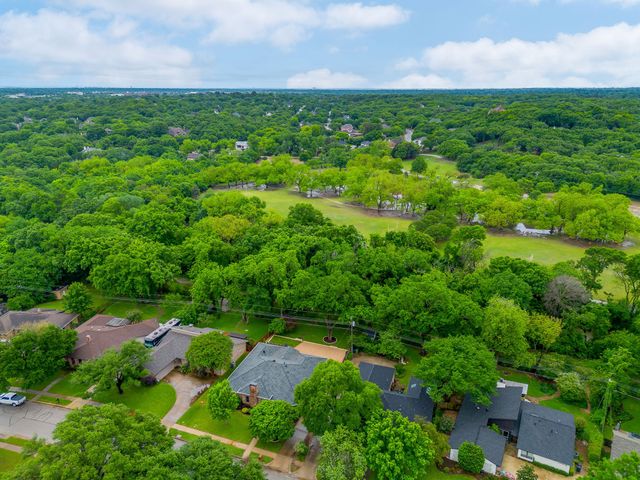 2932 S Creekwood Drive, Grapevine, TX 76051