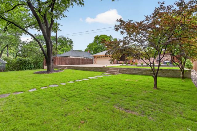 2932 S Creekwood Drive, Grapevine, TX 76051