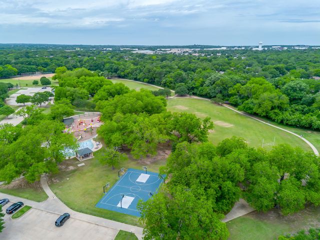 2932 S Creekwood Drive, Grapevine, TX 76051
