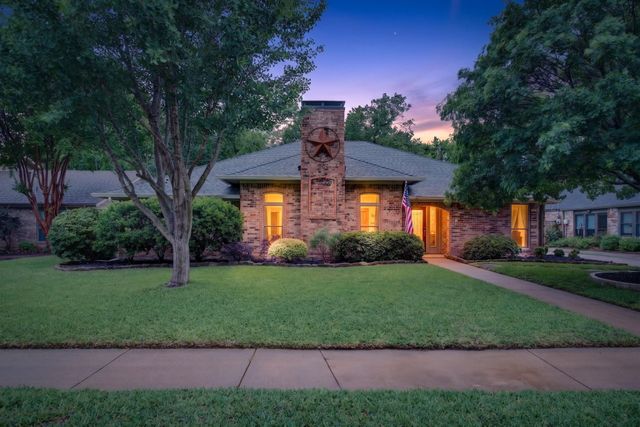 2932 S Creekwood Drive, Grapevine, TX 76051