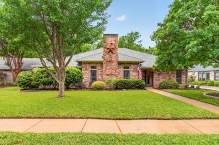 2932 S Creekwood Drive, Grapevine, TX 76051