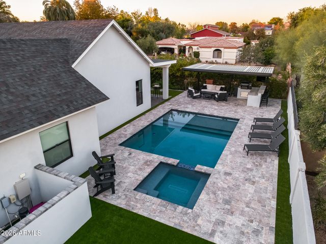 8211 N 17TH Avenue, Phoenix, AZ 85021
