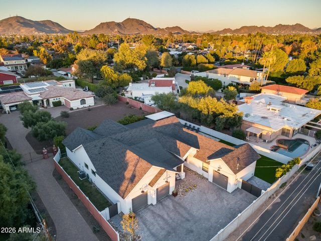 8211 N 17TH Avenue, Phoenix, AZ 85021