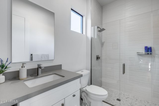 8211 N 17TH Avenue, Phoenix, AZ 85021