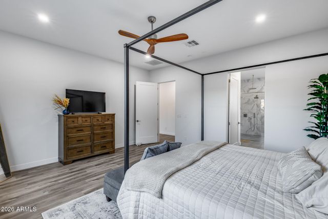 8211 N 17TH Avenue, Phoenix, AZ 85021
