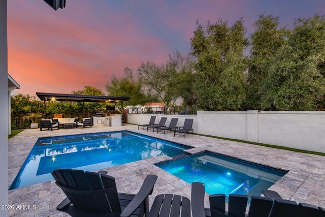 8211 N 17TH Avenue, Phoenix, AZ 85021