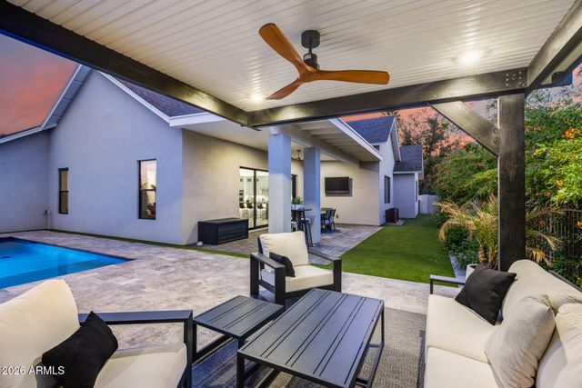 8211 N 17TH Avenue, Phoenix, AZ 85021