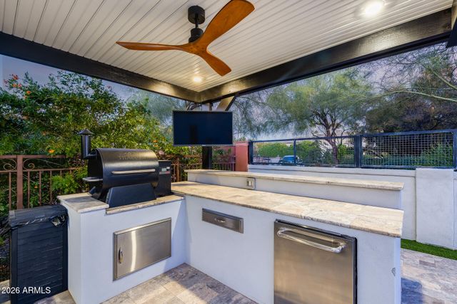 8211 N 17TH Avenue, Phoenix, AZ 85021
