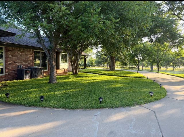 152 Fox Road, Weatherford, TX 76088