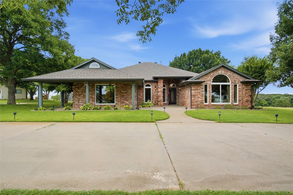 152 Fox Road, Weatherford, TX 76088