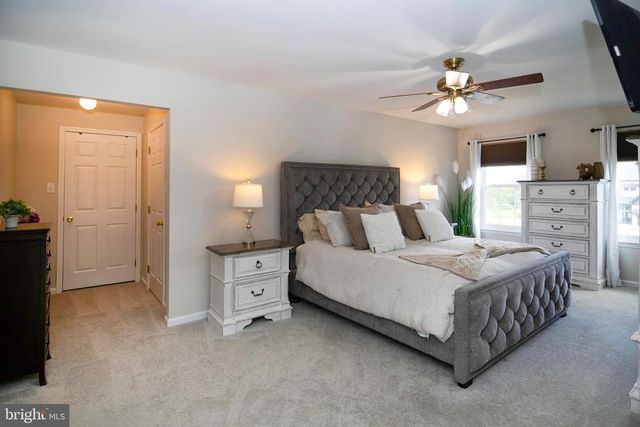 13 WYE MILL DR, Sicklerville, NJ 08081