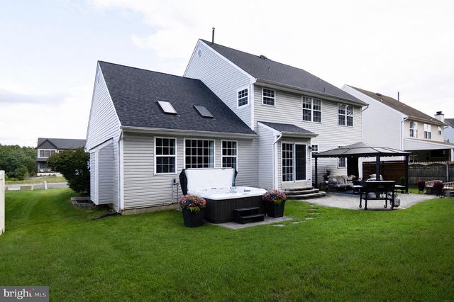13 WYE MILL DR, Sicklerville, NJ 08081