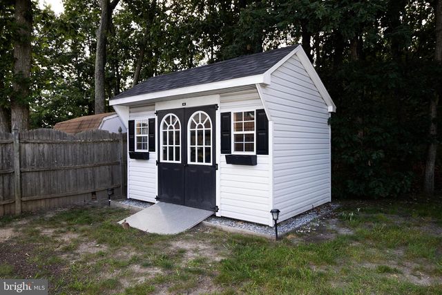 13 WYE MILL DR, Sicklerville, NJ 08081
