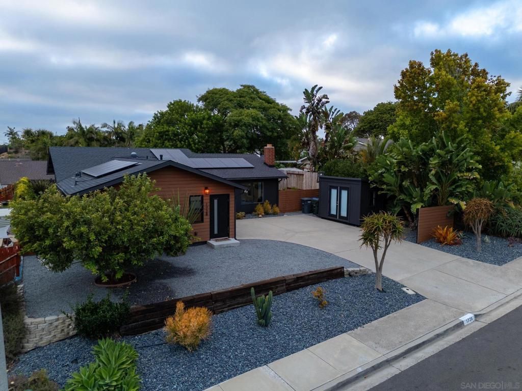 Image 72 of property listing at 1726 28 Red Barn Road, Encinitas, CA 92024
