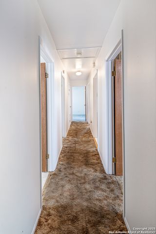 611 AUSTIN ST, Sabinal, TX 78881