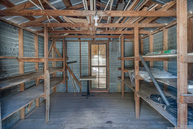 611 AUSTIN ST, Sabinal, TX 78881