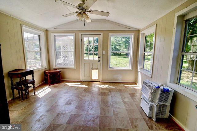 16119 HAMPTON RD, Hamilton, VA 20158