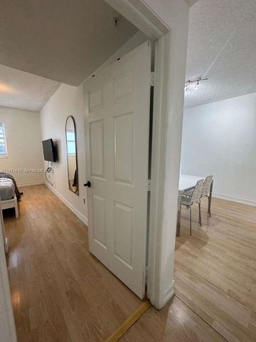 185 SE 14th Ter 812, Miami, FL 33131