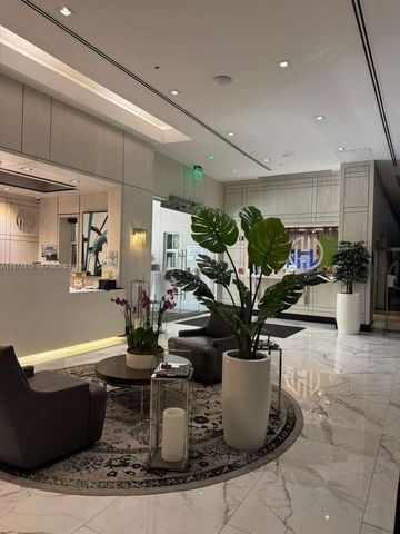 185 SE 14th Ter 812, Miami, FL 33131