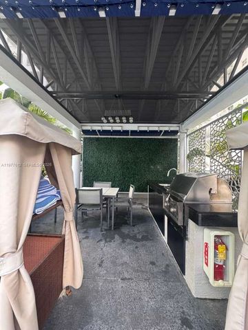 185 SE 14th Ter 812, Miami, FL 33131