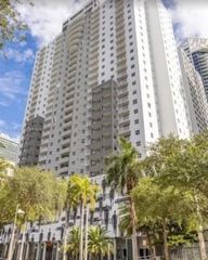 185 SE 14th Ter 812, Miami, FL 33131